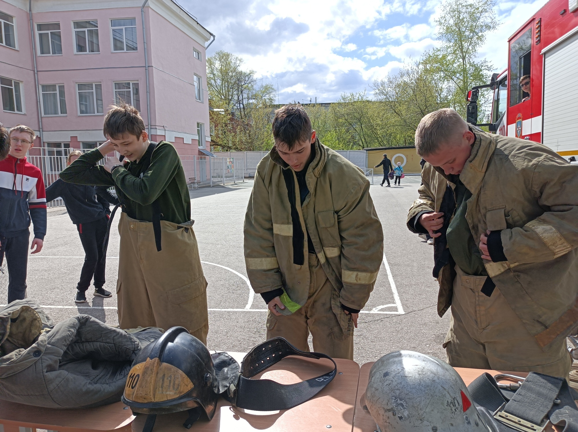 В Перми состоялись соревнования по безопасности жизнедеятельности среди  школьников - Новости - Главное управление МЧС России по Пермскому краю