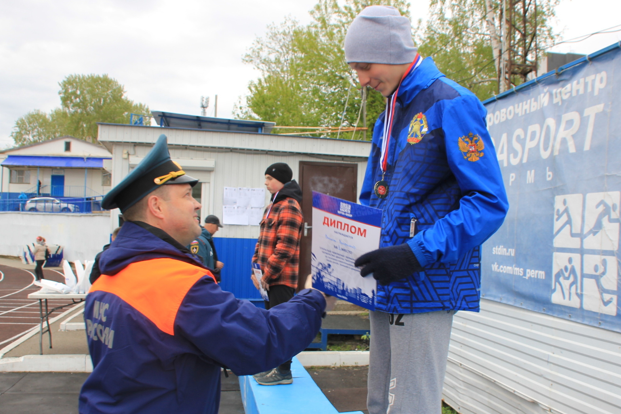 На стадионе «Динамо» в городе Перми прошли соревнования по  пожарно-спасательному спорту среди детей, юношей и девушек - Новости -  Главное управление МЧС России по Пермскому краю